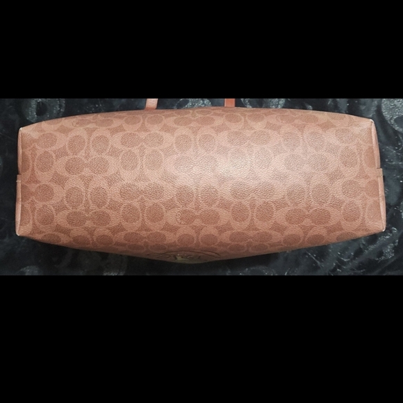 Coach rexy Christmas tote - Picture 2 of 10